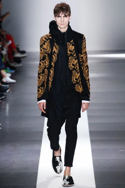 Look 28